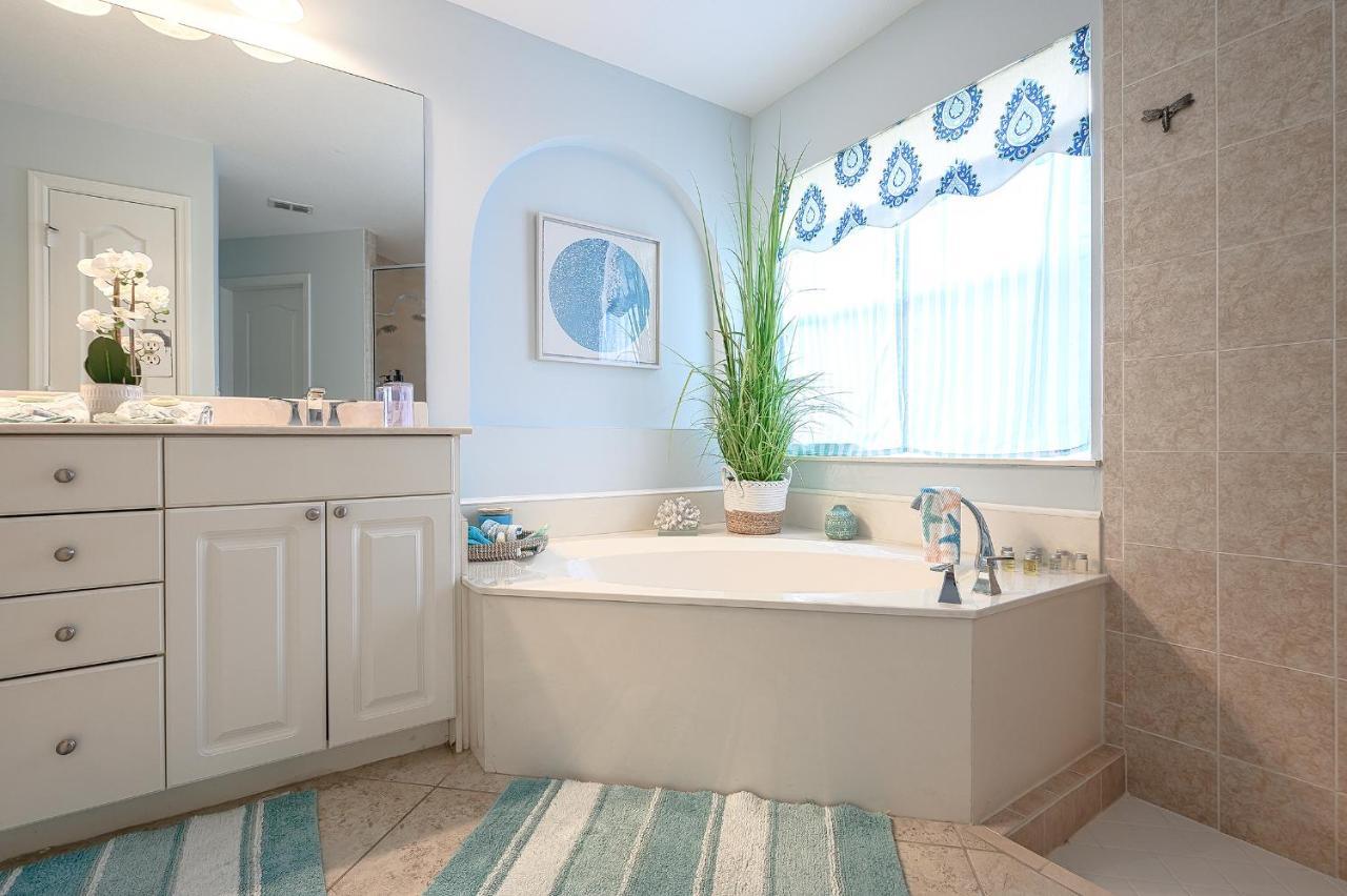 Briarwood Delight Has Brand New Pool/spa! Naples