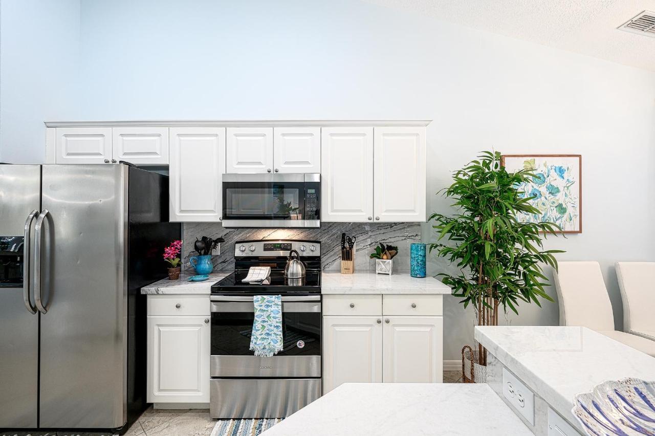 Briarwood Delight Has Brand New Pool/spa! Holiday home Naples
