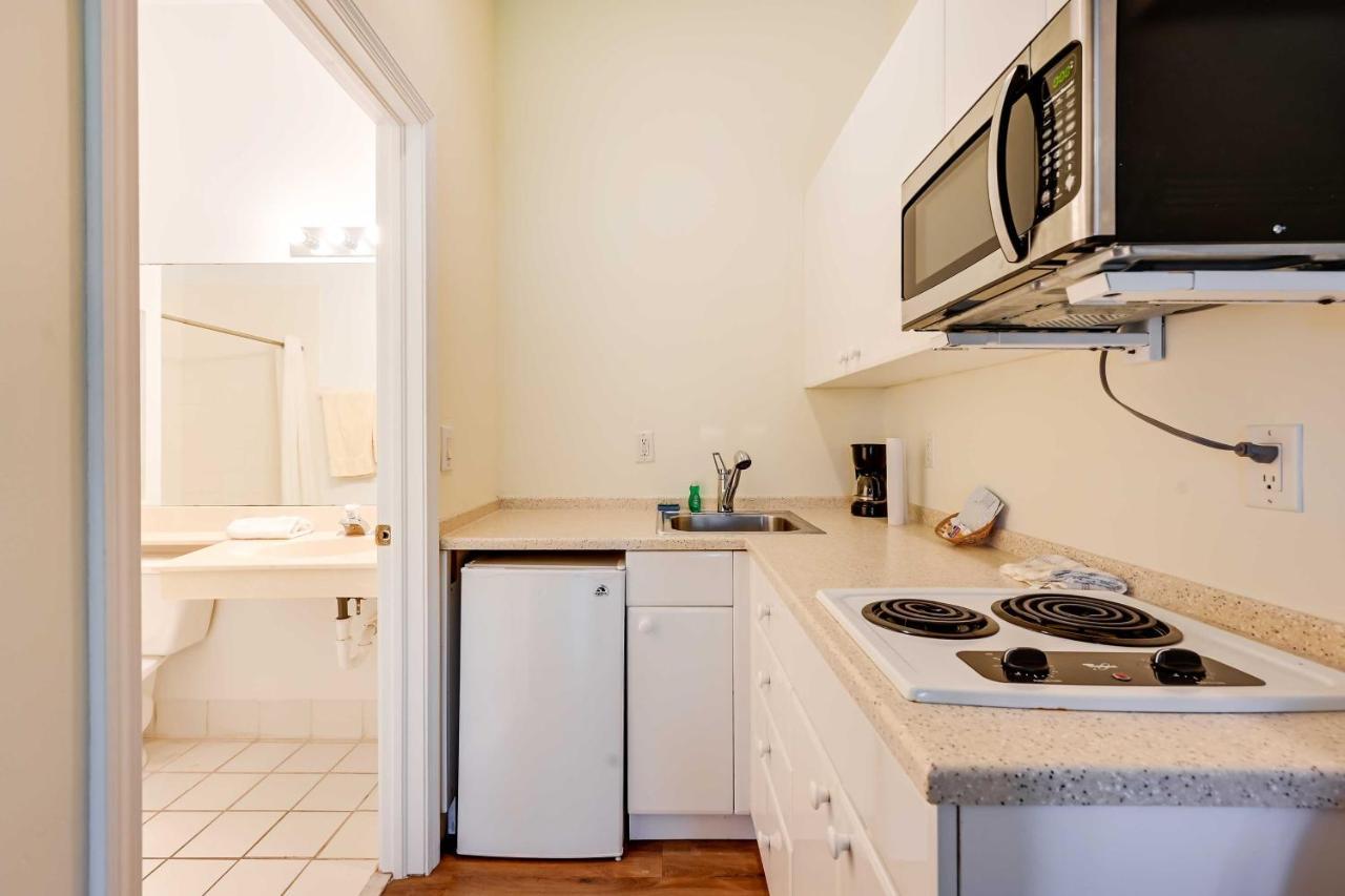 Apartment Breezy With Screened Porch! Naples