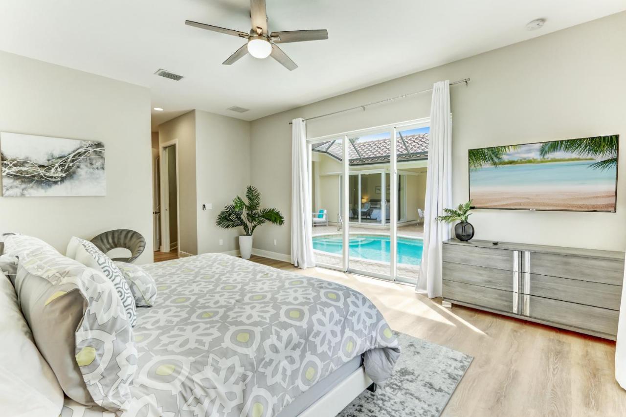 Modern W Screened Pool, Hot Tub, & Comm Amenities! *