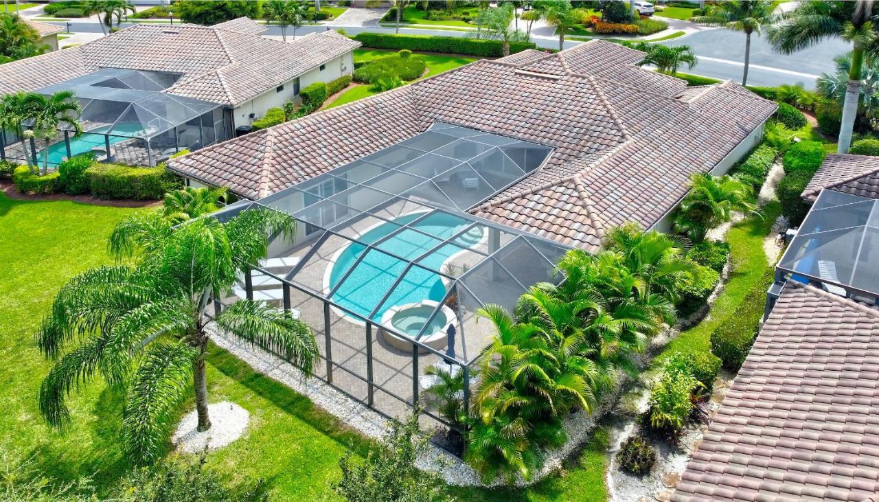 Modern W Screened Pool, Hot Tub, & Comm Amenities! *