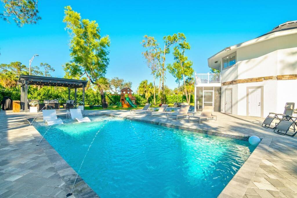 Holiday home Round Beach House W Pool
