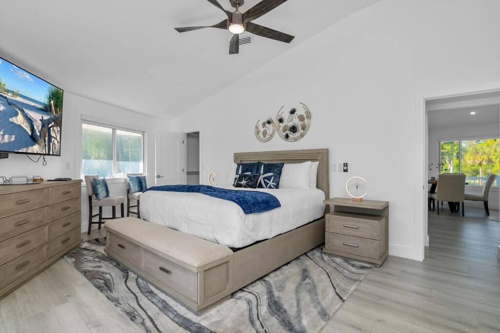 Holiday home Round Beach House W Pool Naples