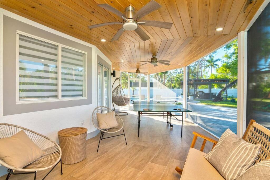 Round Beach House W Pool