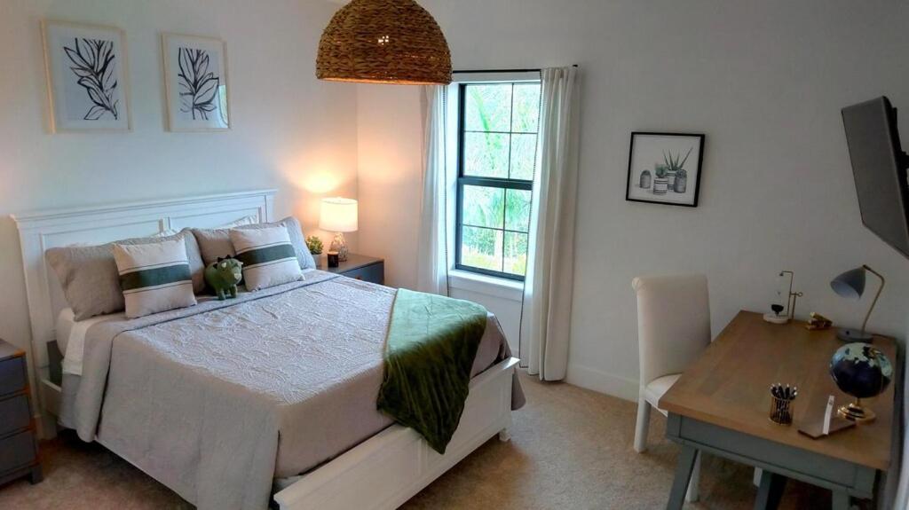 Brand New - 4bd3bth - Lely - Heated Pool - Players Club Included - Min 2 Week Holiday home *