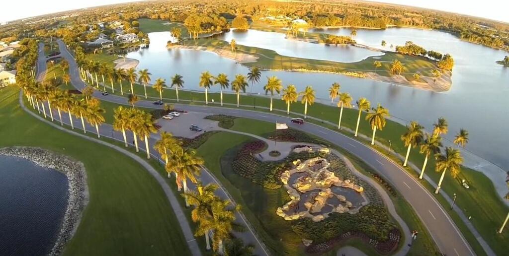 Brand New - 4bd3bth - Lely - Heated Pool - Players Club Included - Min 2 Week Holiday home Naples