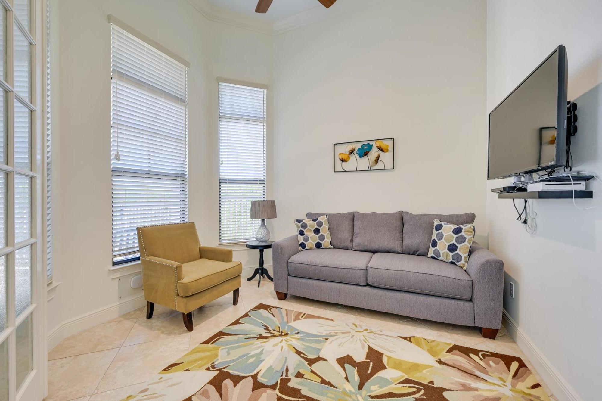 Holiday home Chic Retreat With Private Heated Pool And Lanai *