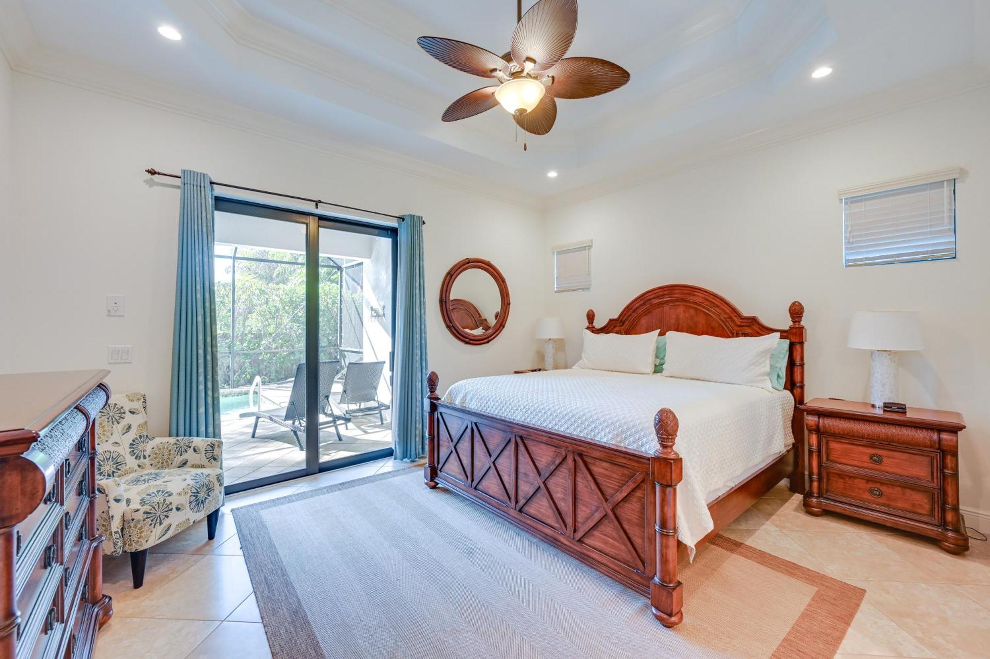 Chic Retreat With Private Heated Pool And Lanai Naples