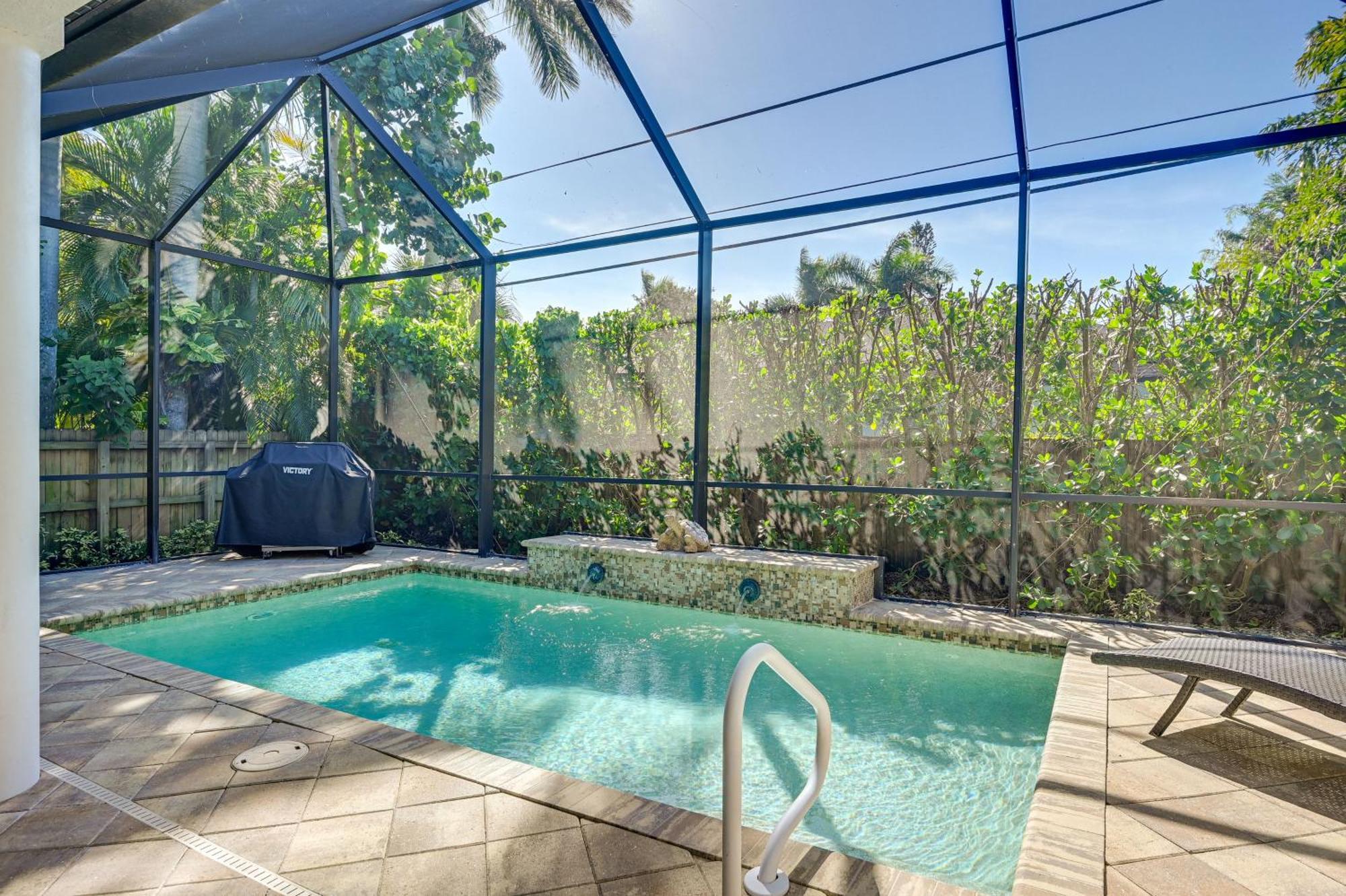 Chic Retreat With Private Heated Pool And Lanai Holiday home Naples