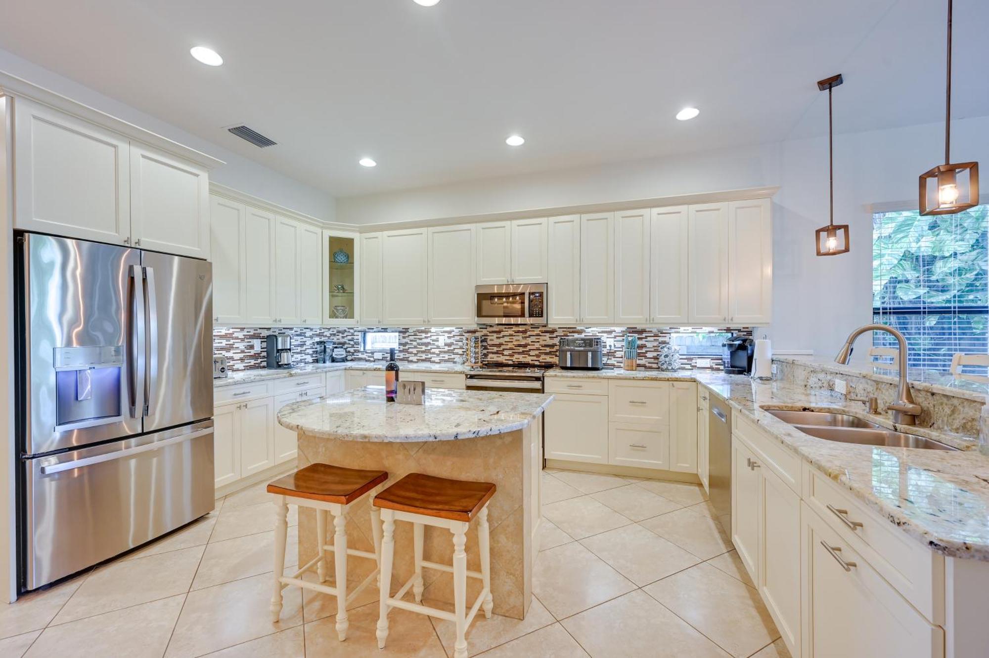 Holiday home Chic Retreat With Private Heated Pool And Lanai *