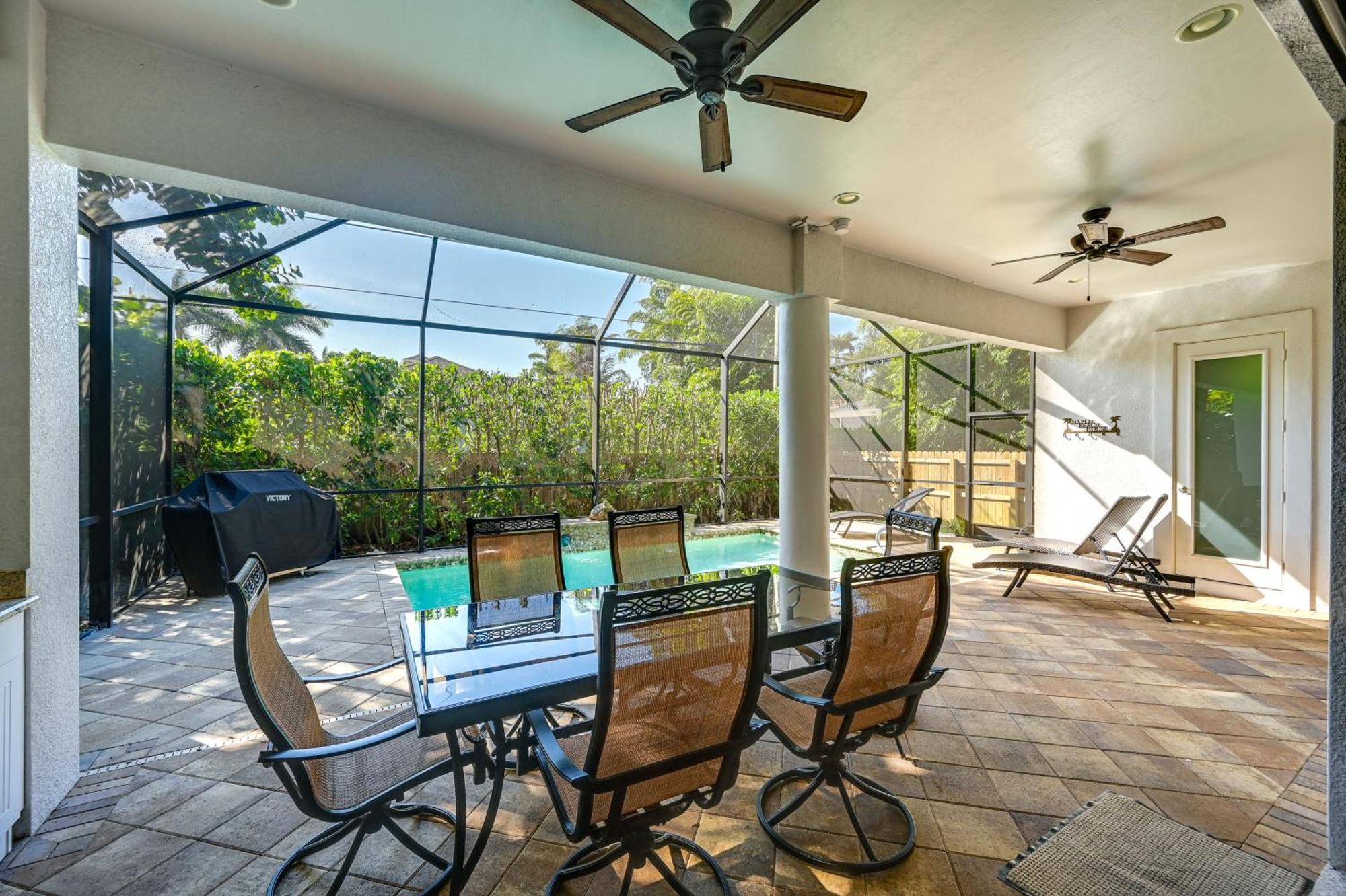 Chic Retreat With Private Heated Pool And Lanai Naples