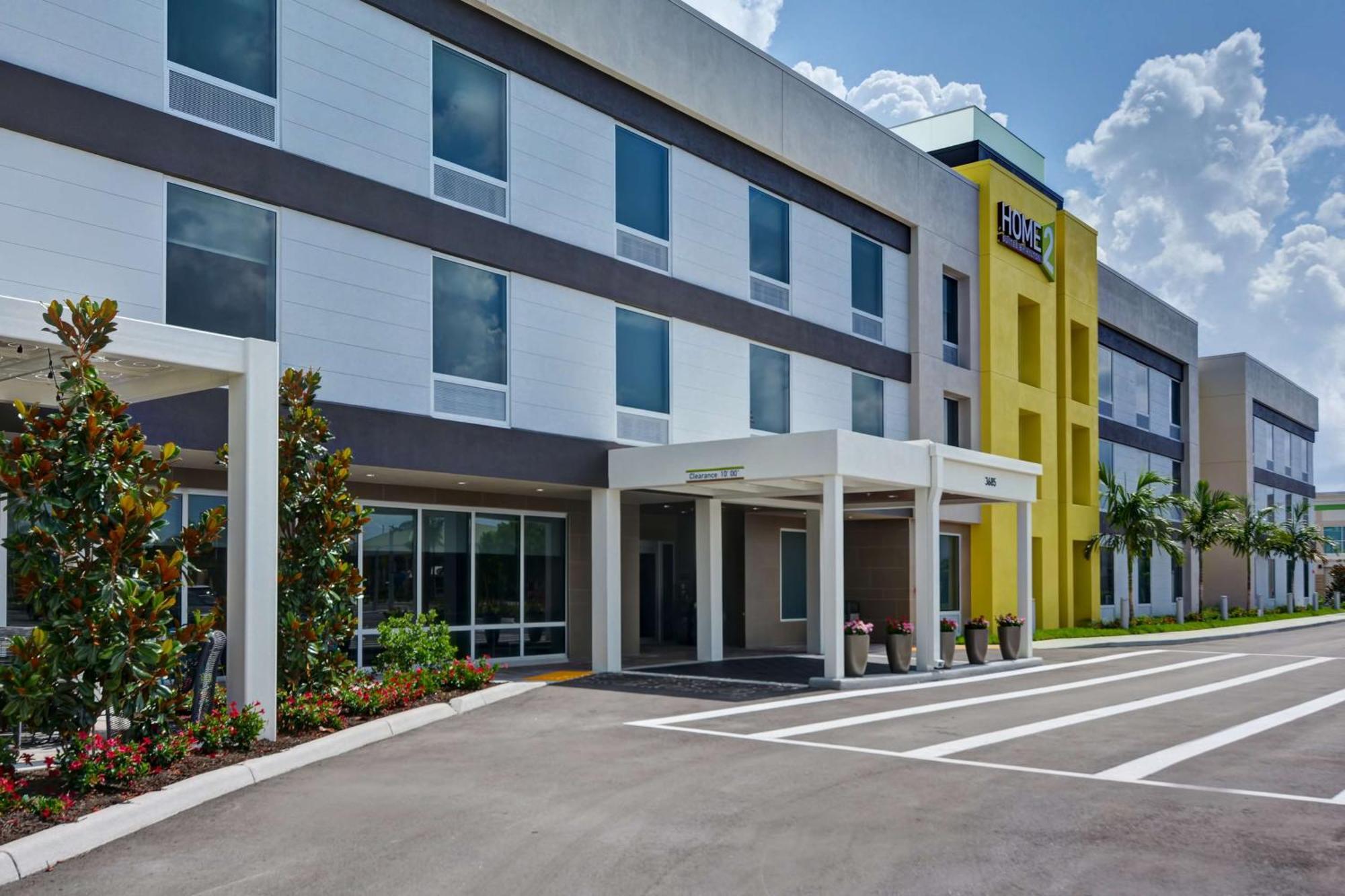 Home2 By Hilton I-75 Pine Ridge Road 3*