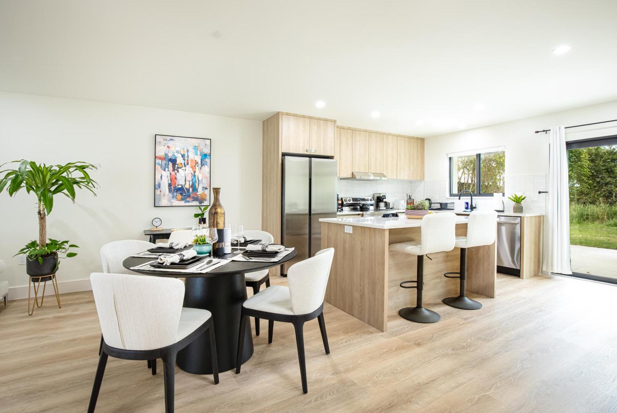 Black Vanilla - Stylish Symphony 3miles Downtown Apartment *