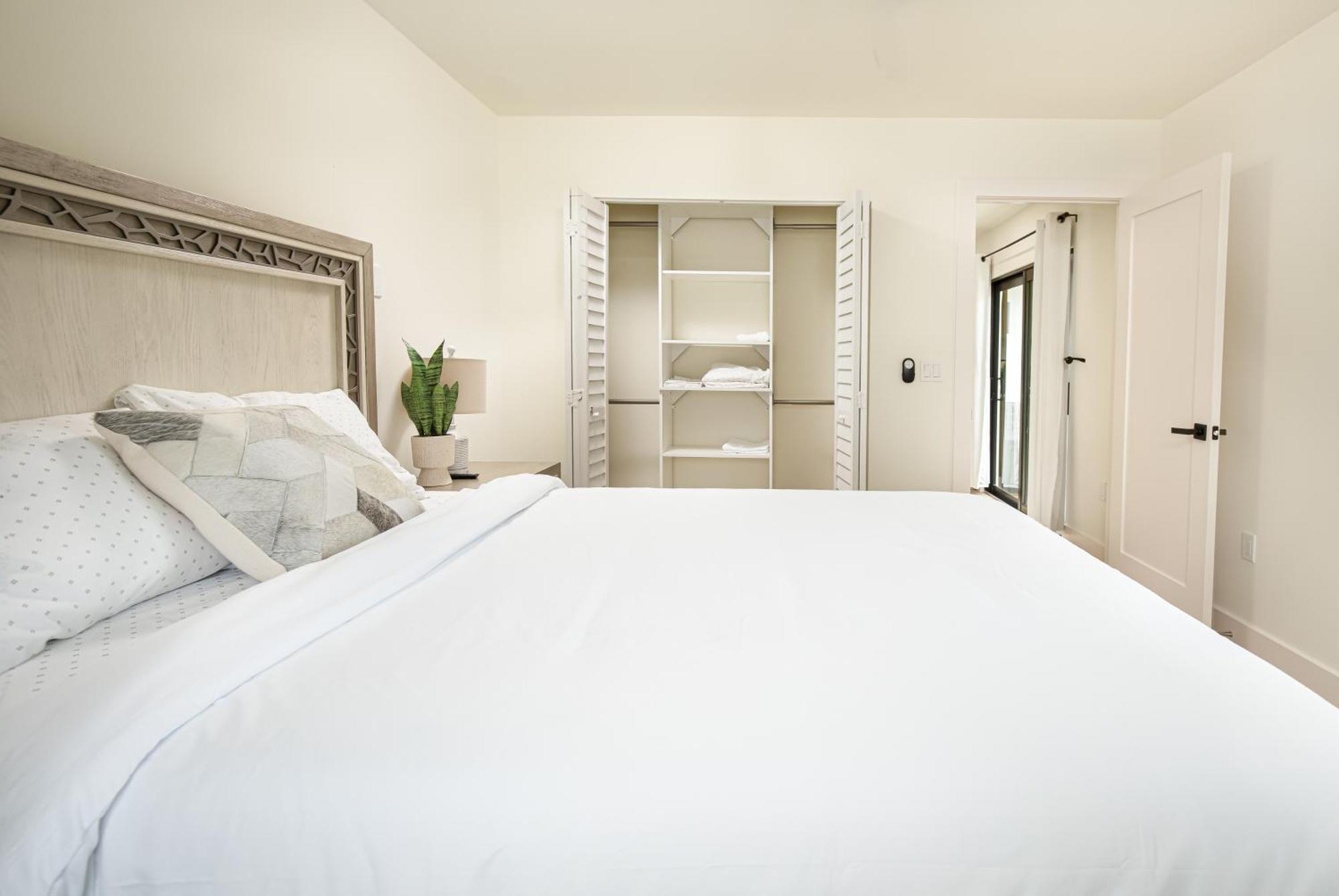 Apartment Black Vanilla - Stylish Symphony 3miles Downtown