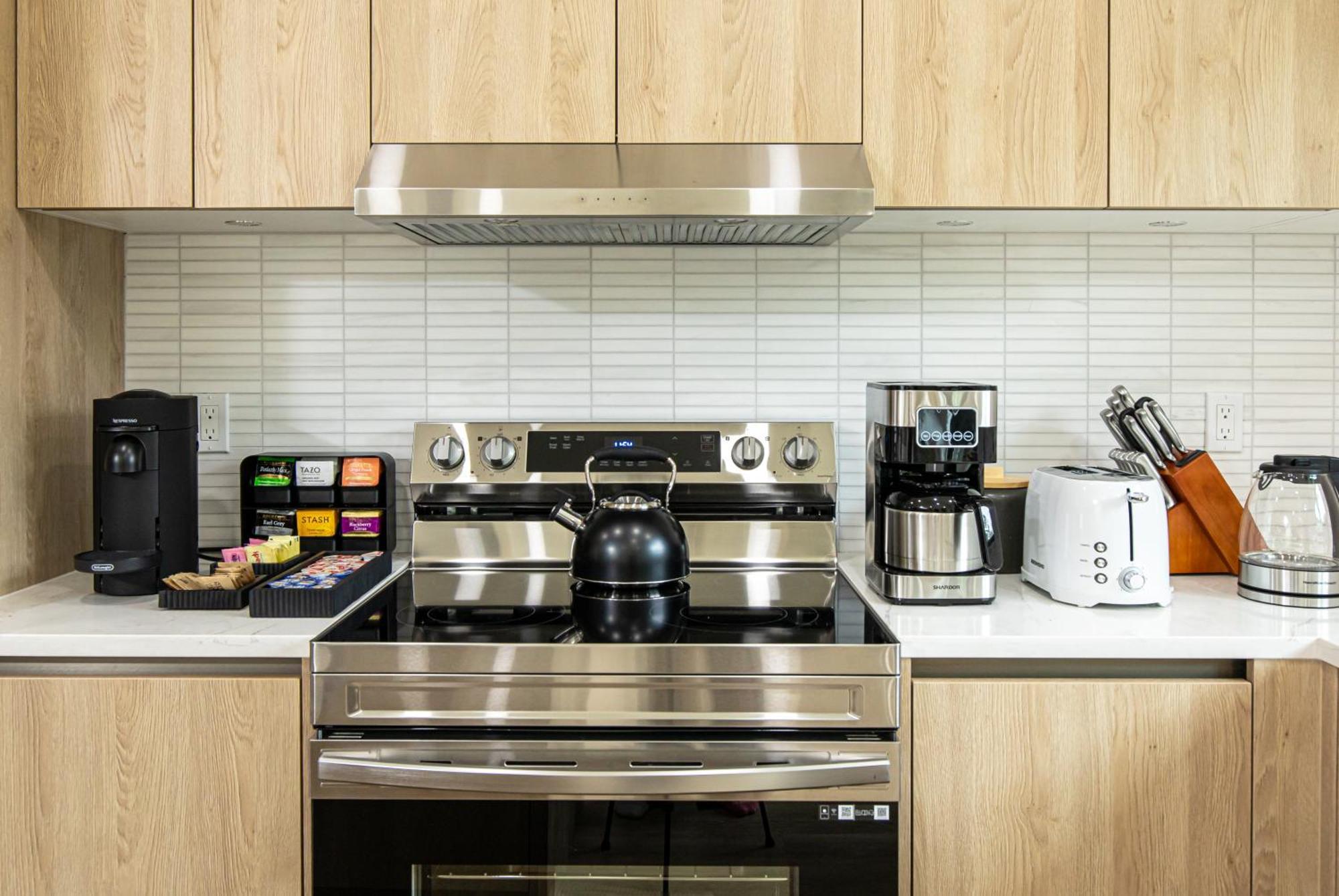 Apartment Black Vanilla - Stylish Symphony 3miles Downtown *