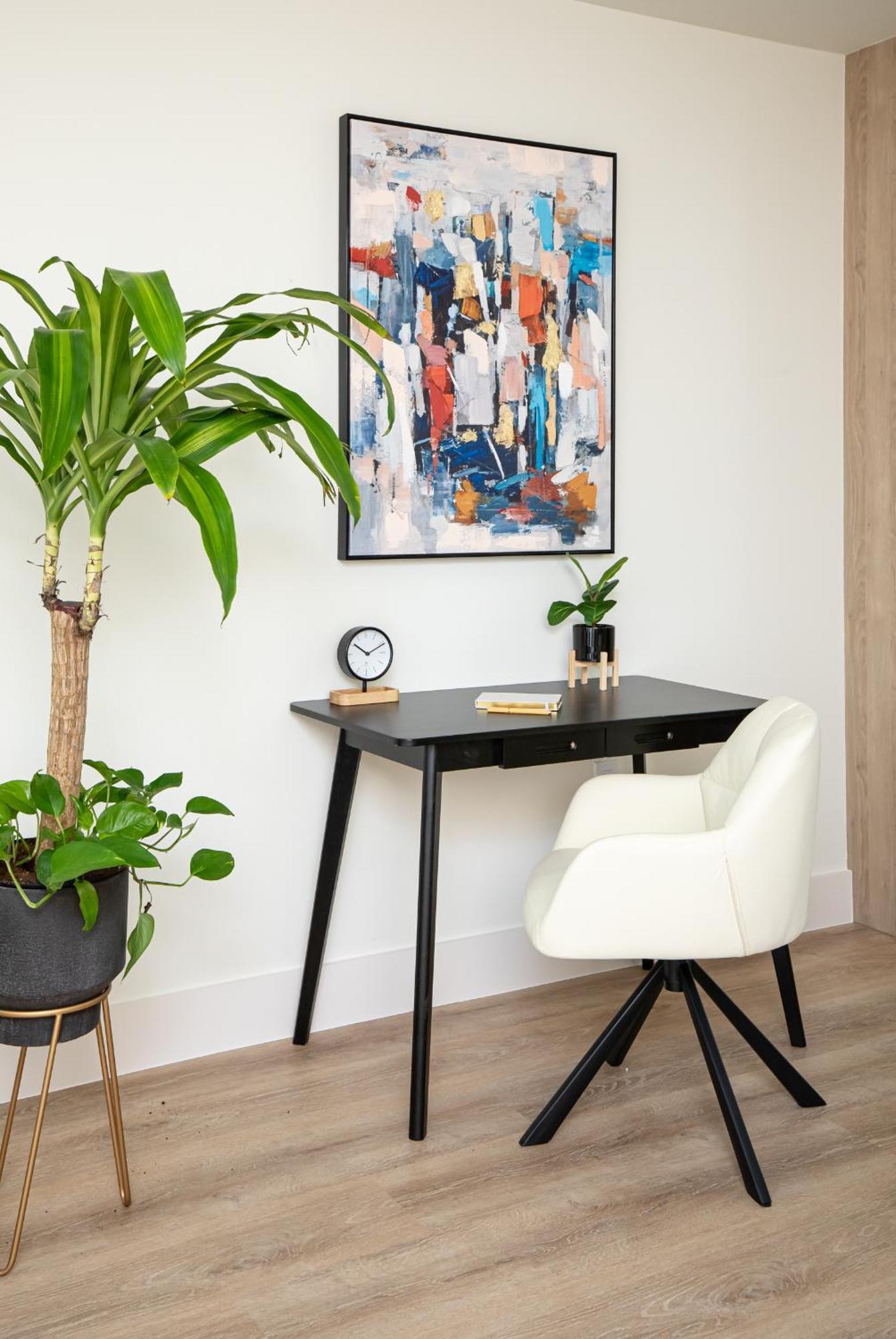 Black Vanilla - Stylish Symphony 3miles Downtown Apartment *