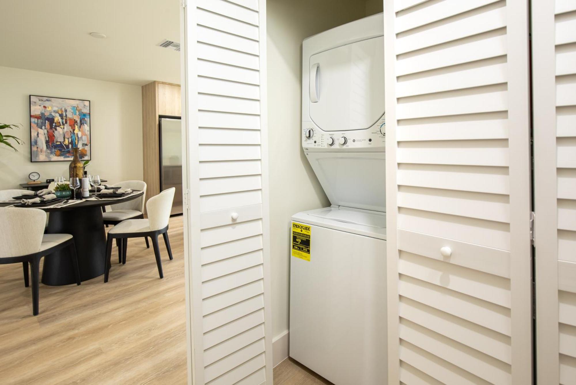 Apartment Black Vanilla - Stylish Symphony 3miles Downtown *