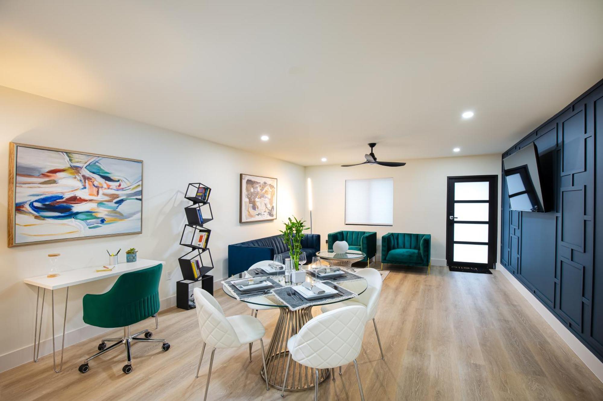 Velvet Bloom Unique Location 3mil To Downtown Holiday home Naples