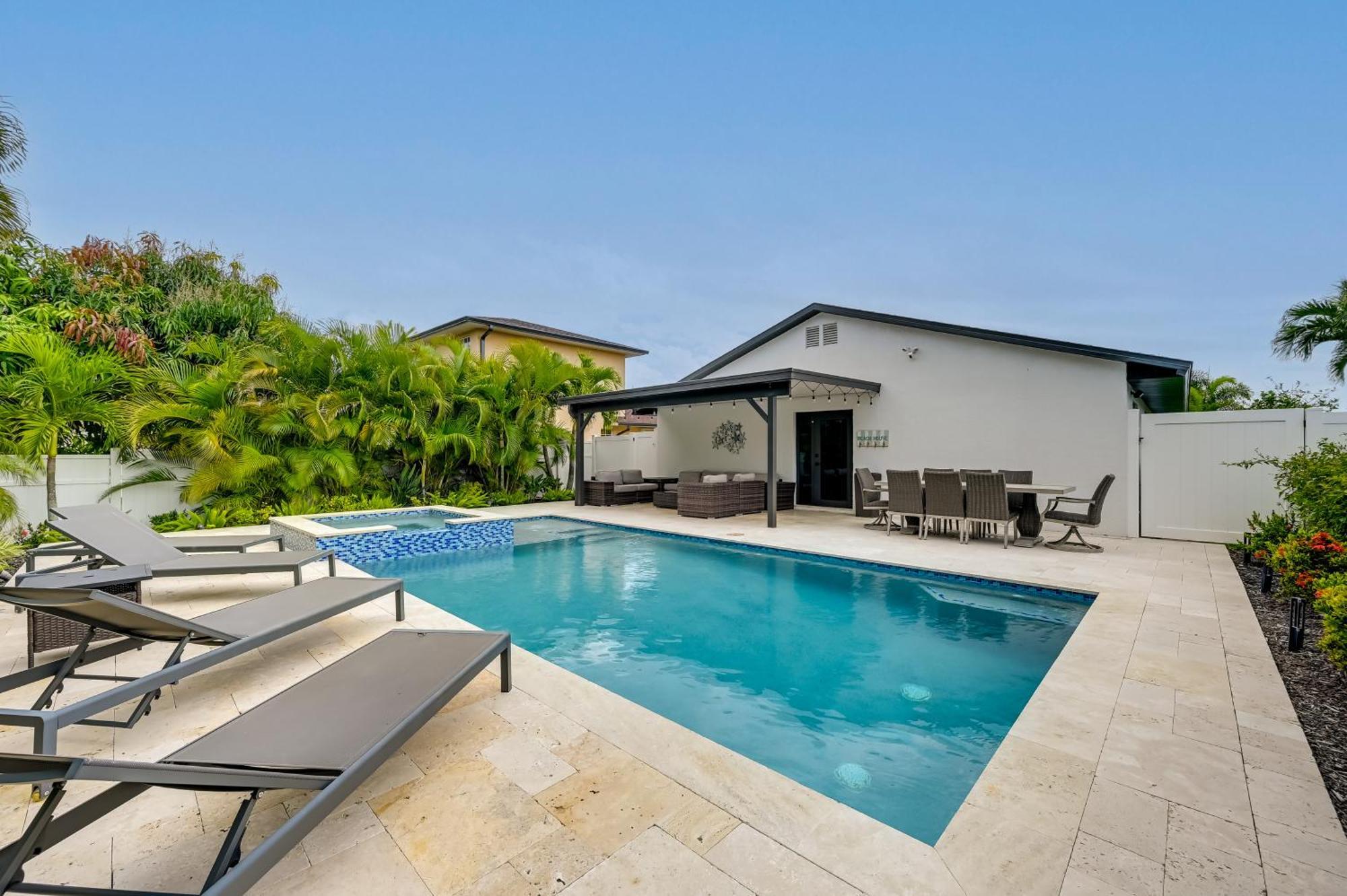 With Patio Less Than 1 Mi To Beaches! Holiday home Naples