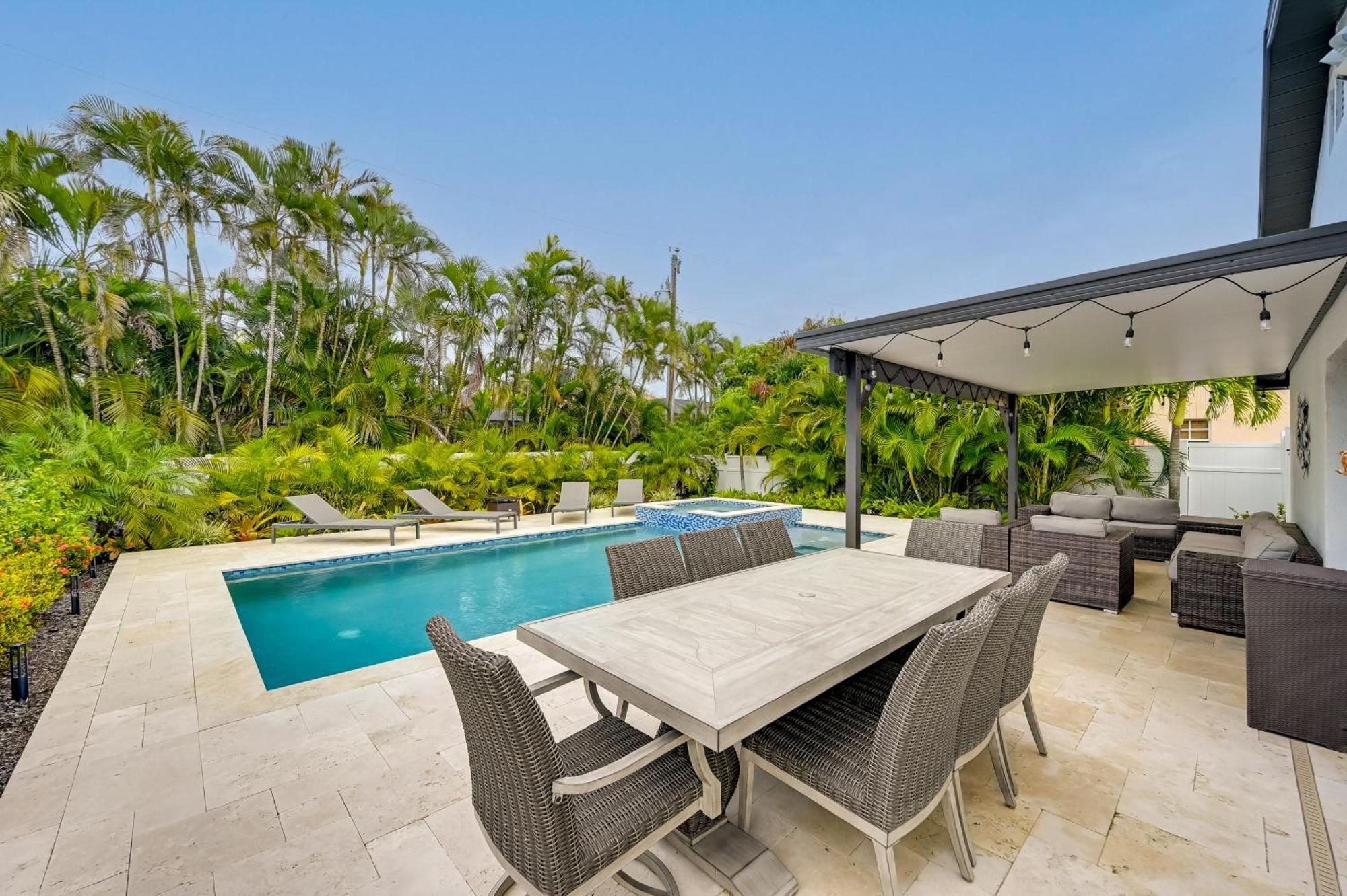 Holiday home With Patio Less Than 1 Mi To Beaches! *