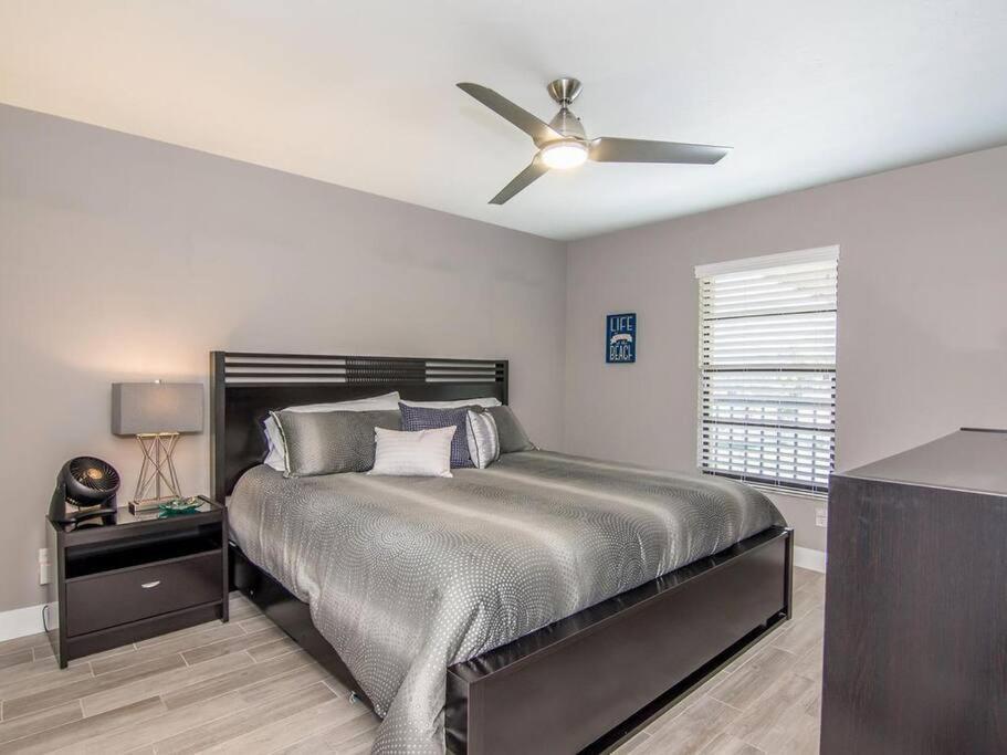 Park Shore Modern Floor 2 Bed 2 Bath