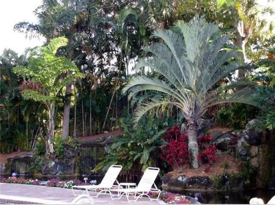 Park Shore Modern Floor 2 Bed 2 Bath * Naples