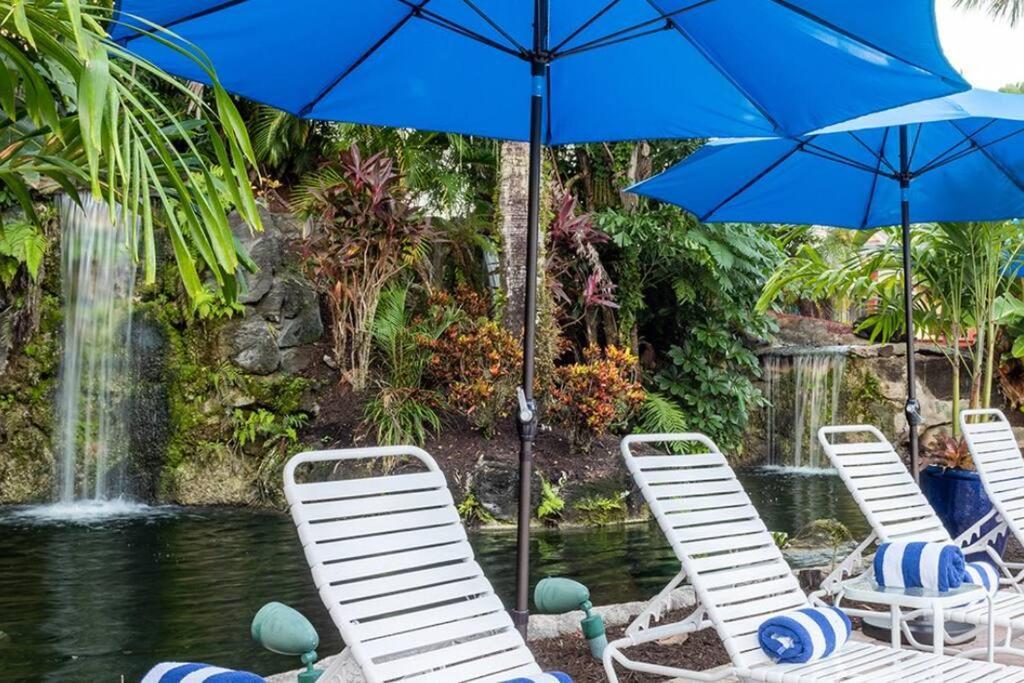 Park Shore Modern Floor 2 Bed 2 Bath Apartment Naples