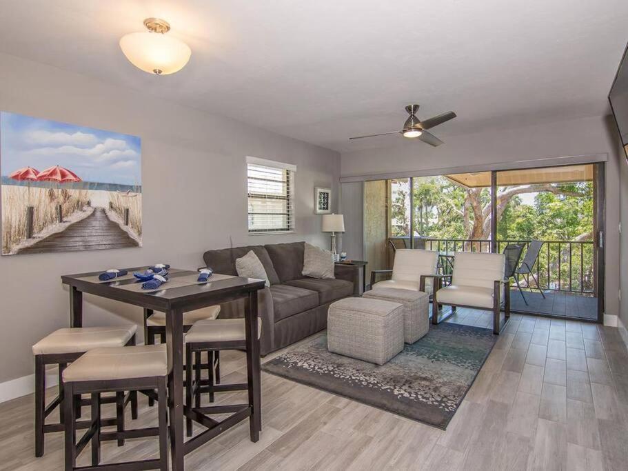 Apartment Park Shore Modern Floor 2 Bed 2 Bath *