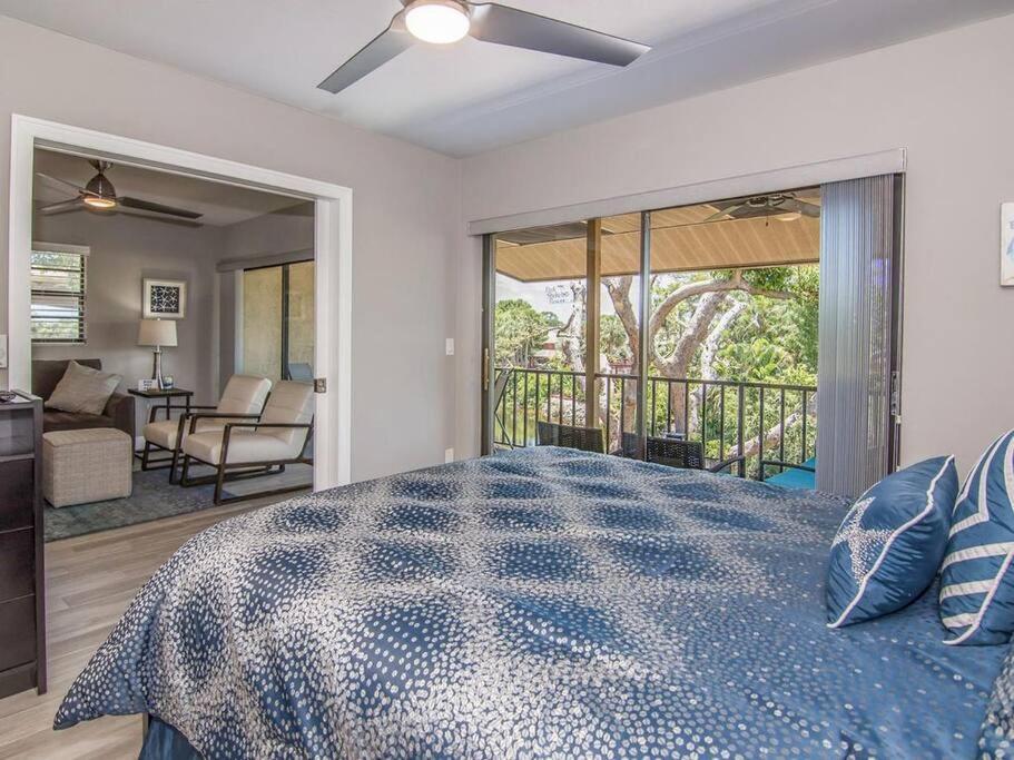 Park Shore Modern Floor 2 Bed 2 Bath Apartment Naples