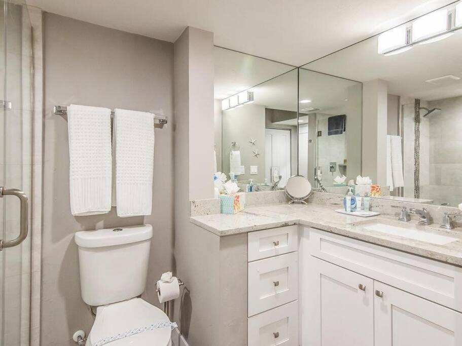 Park Shore Modern Floor 2 Bed 2 Bath Apartment