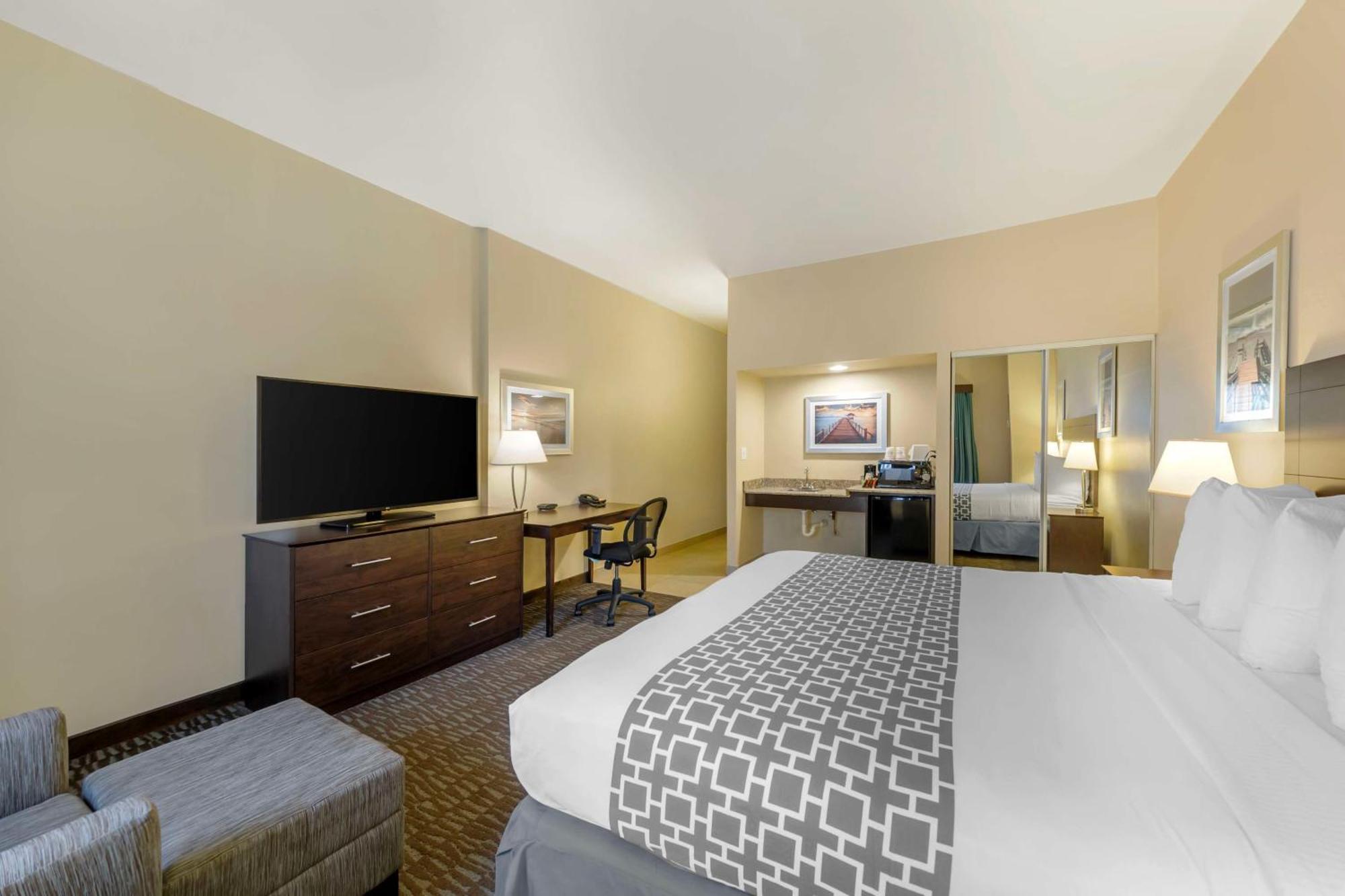 Hotel Western Plaza