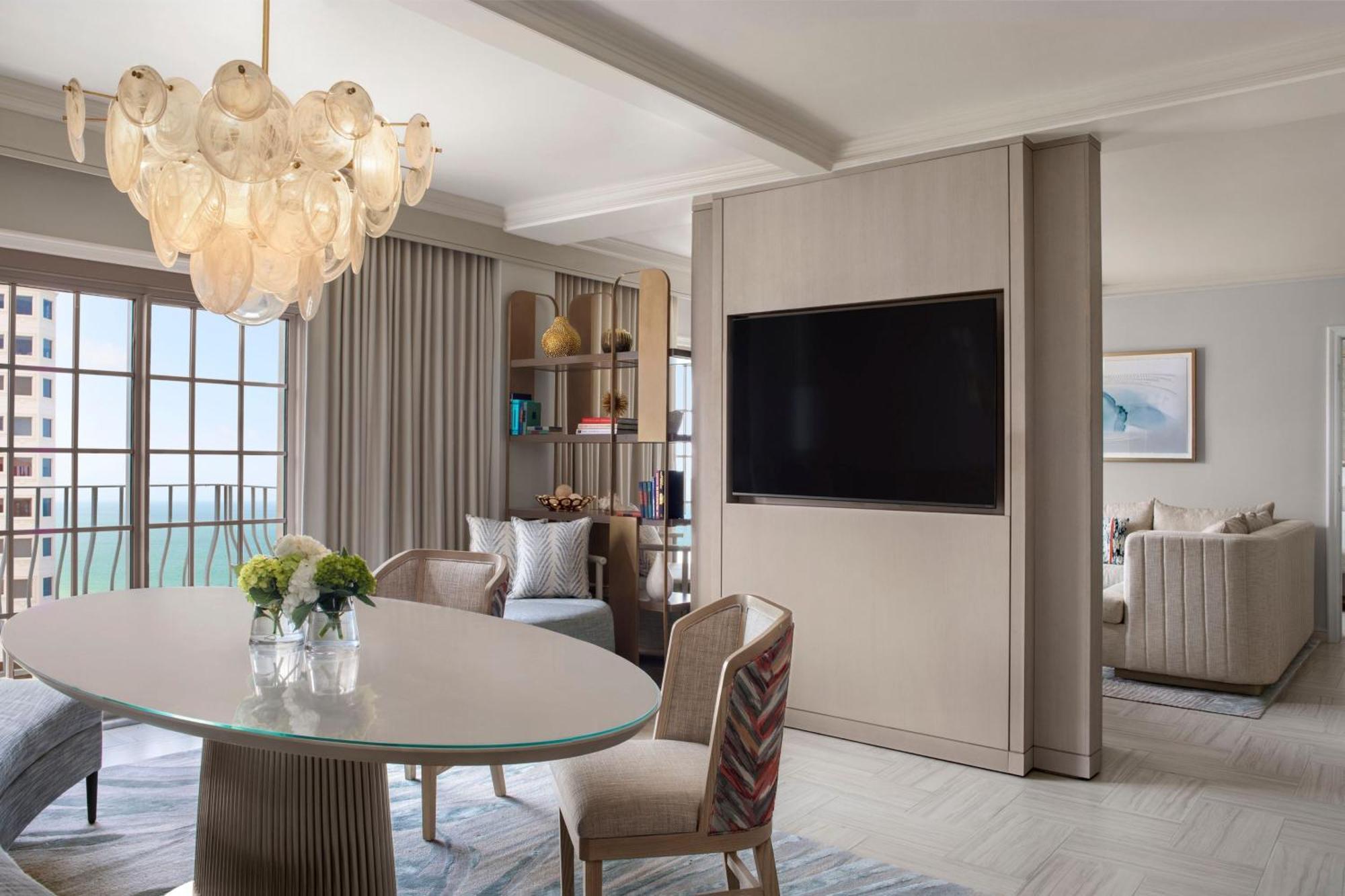 The Ritz-carlton 5*