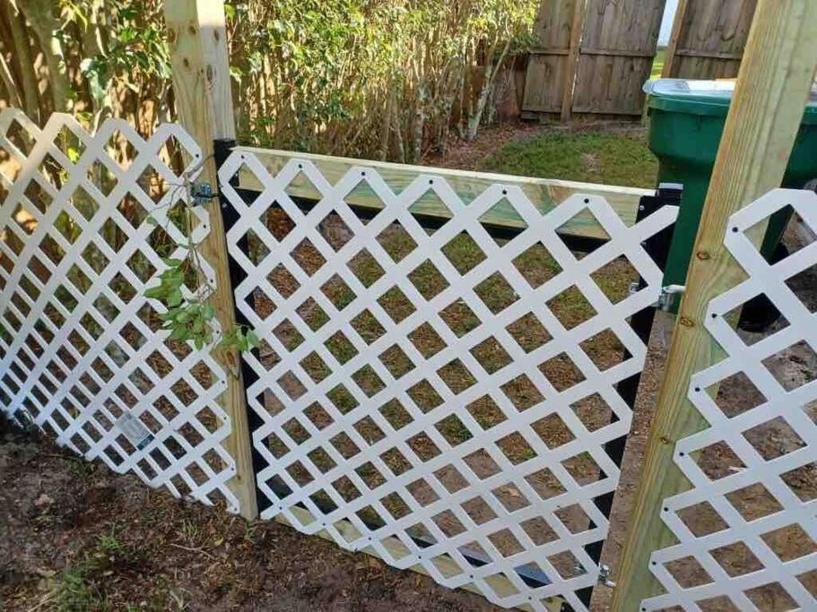 Apartment 5 O'clock Somewhere Near With Fenced Doggie Area Naples