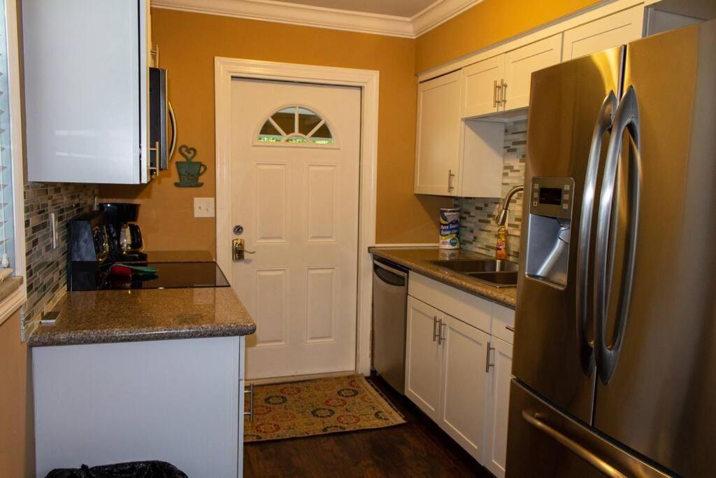5 O'clock Somewhere Near With Fenced Doggie Area Apartment Naples