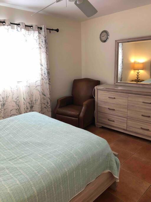 Single House With A Heated Pool In North Holiday home *