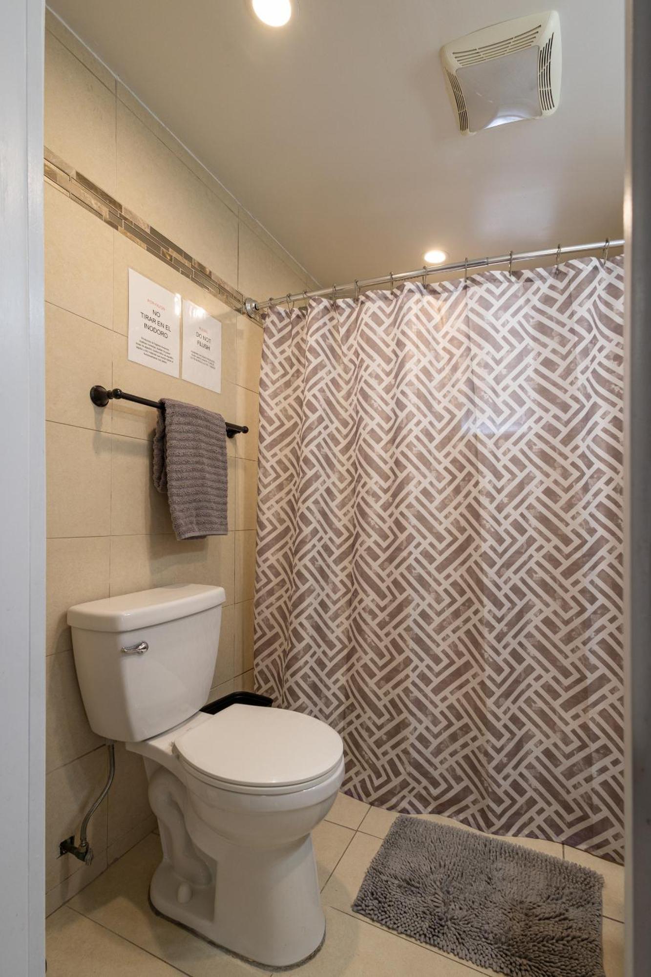 Comfy 3 Bedroom With Parking & Close To Everything Holiday home Naples