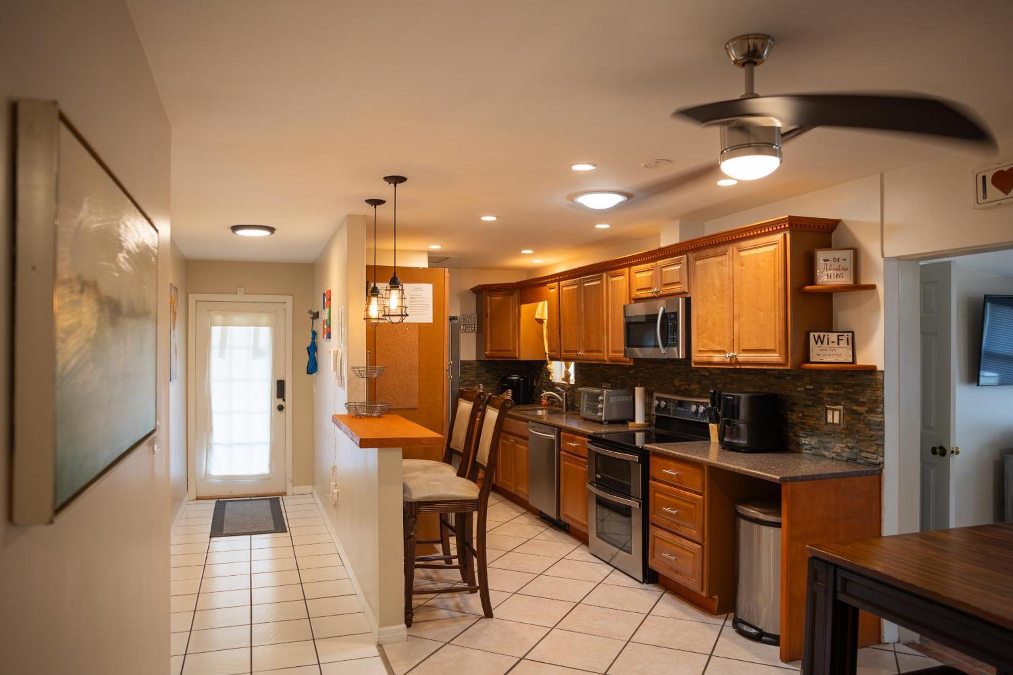 Comfy 3 Bedroom With Parking & Close To Everything Naples