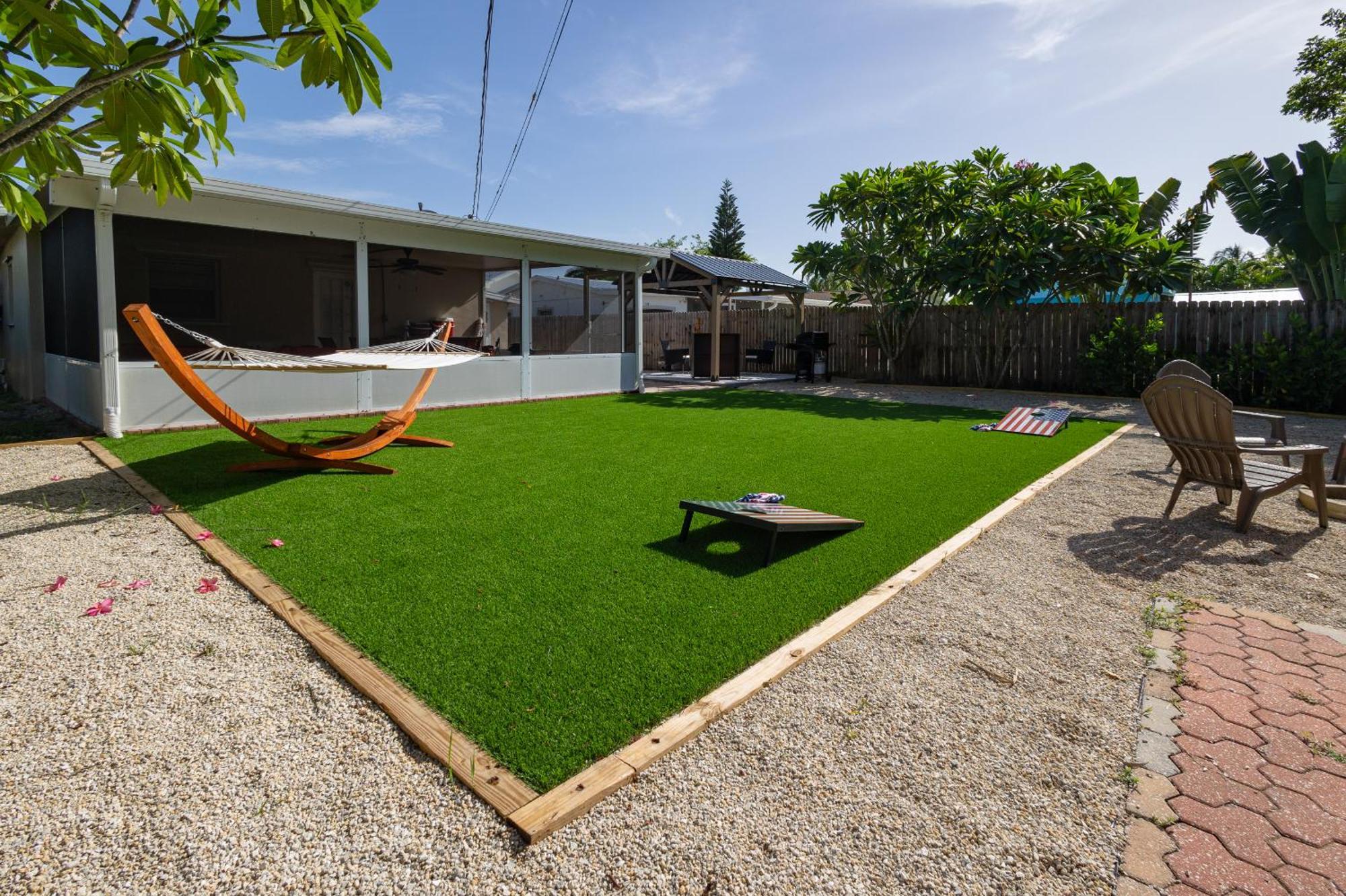 Holiday home Comfy 3 Bedroom With Parking & Close To Everything Naples