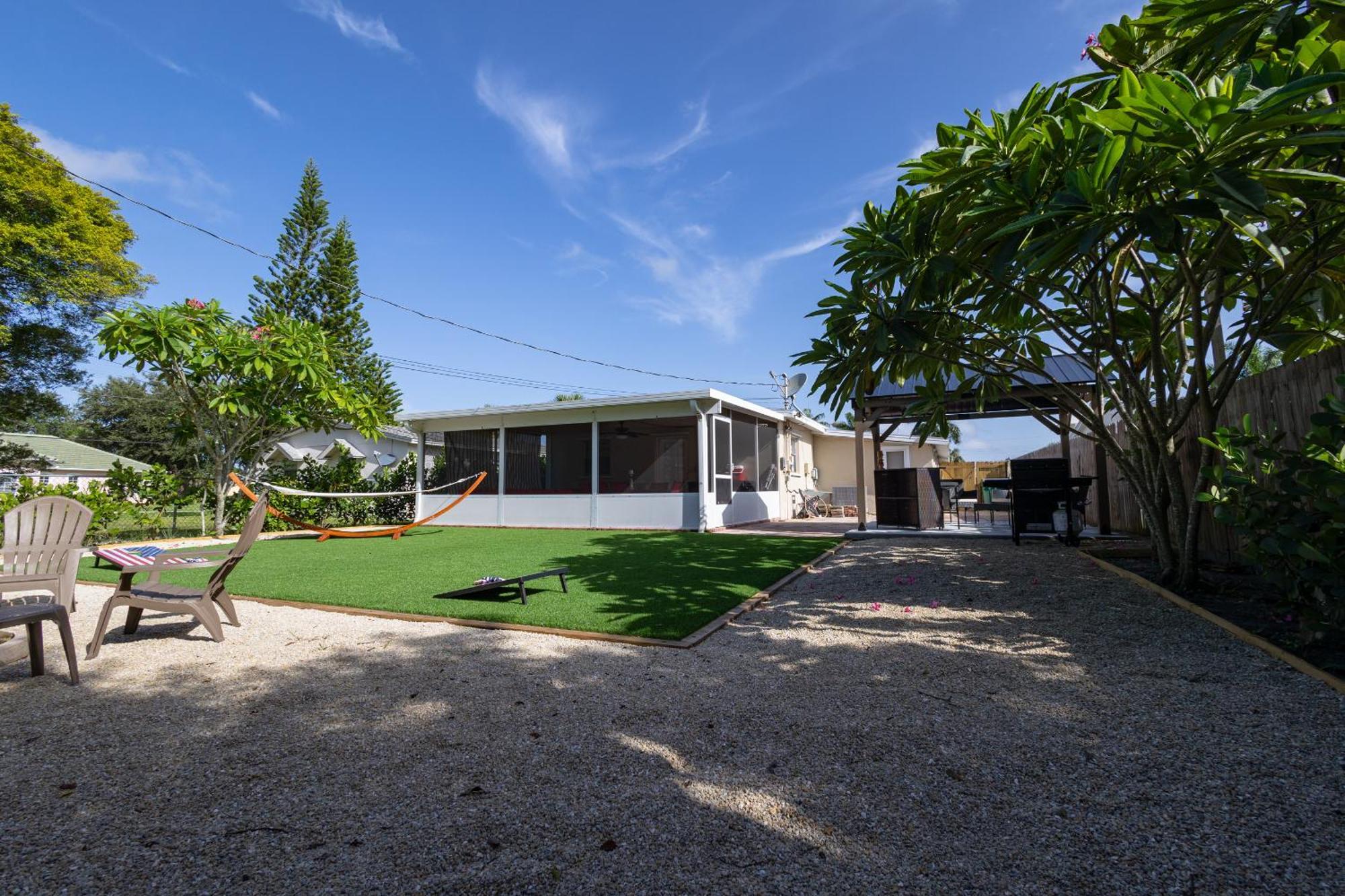 Holiday home Comfy 3 Bedroom With Parking & Close To Everything Naples