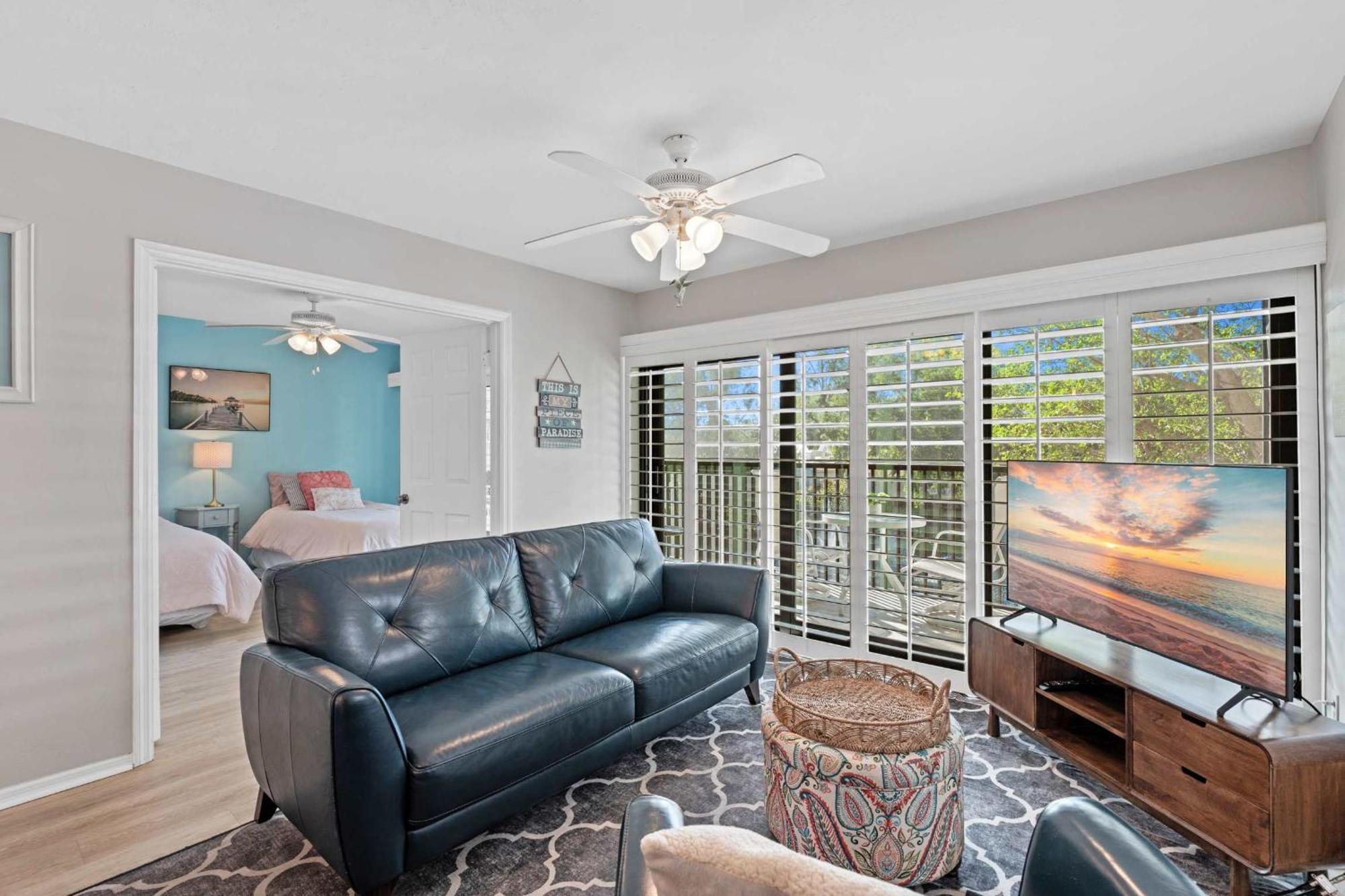 Corner Unit With And Fountain Views Holiday home Naples