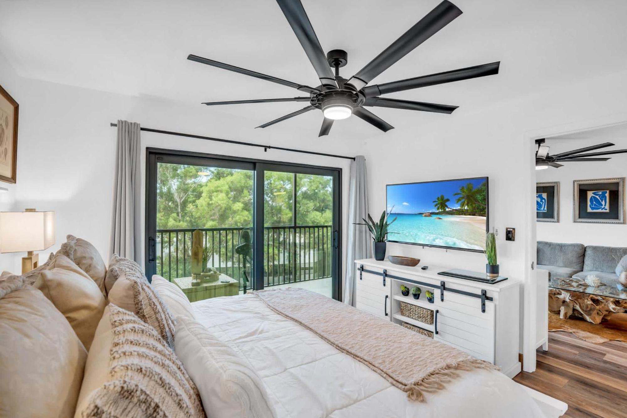 Designer Furnished And Views * Naples