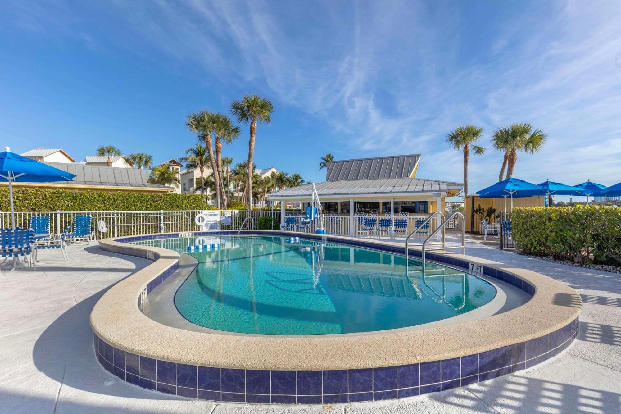 Hilton Vacation Club Charter Club Bay