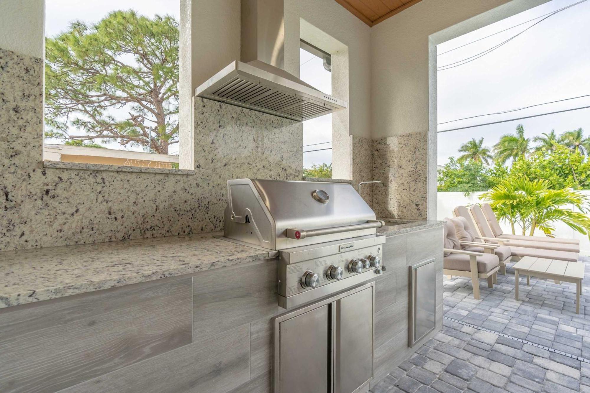 Sparkling New Vanderbilt Luxury Escape Naples
