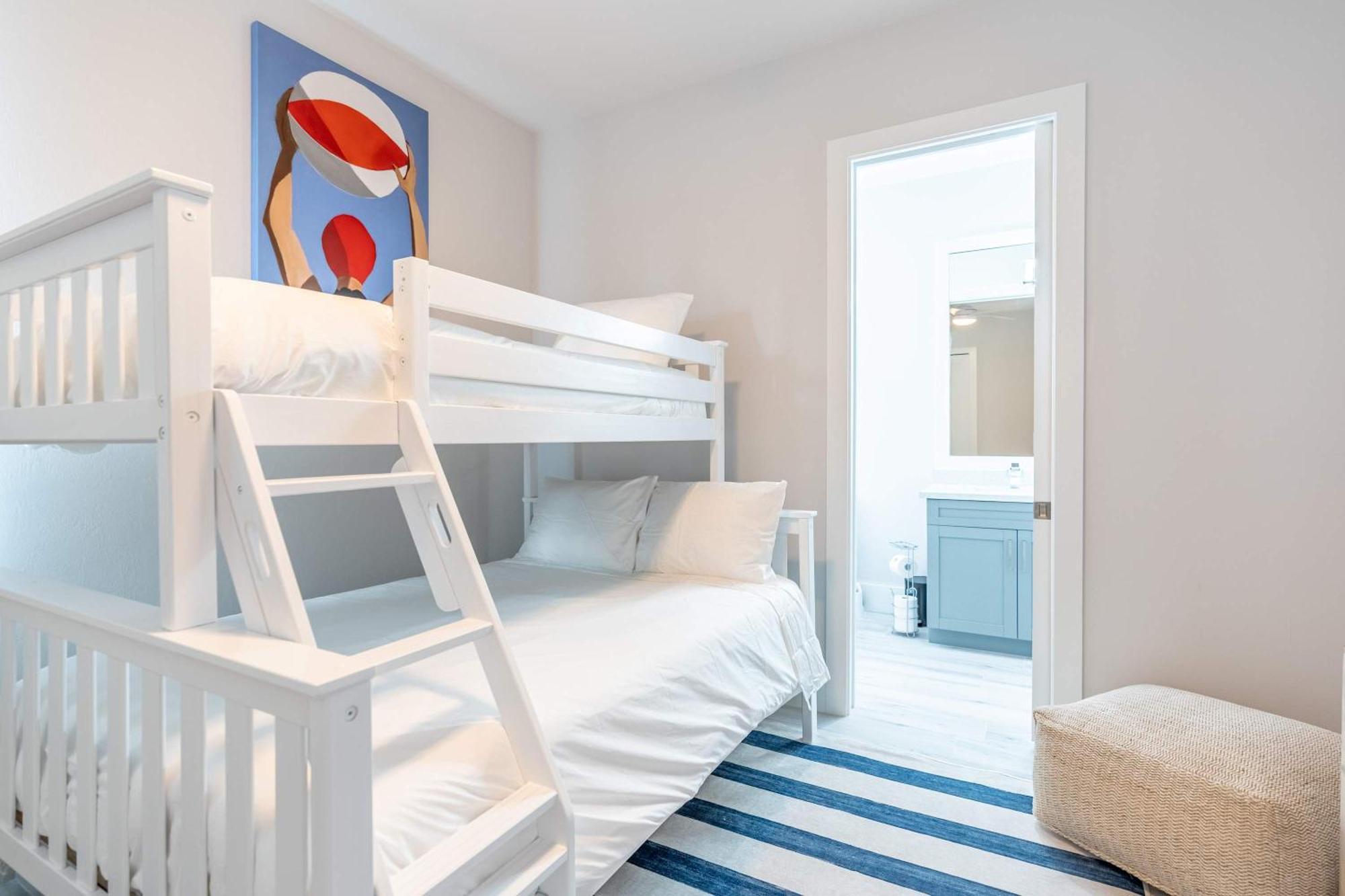 Holiday home Sparkling New Vanderbilt Luxury Escape