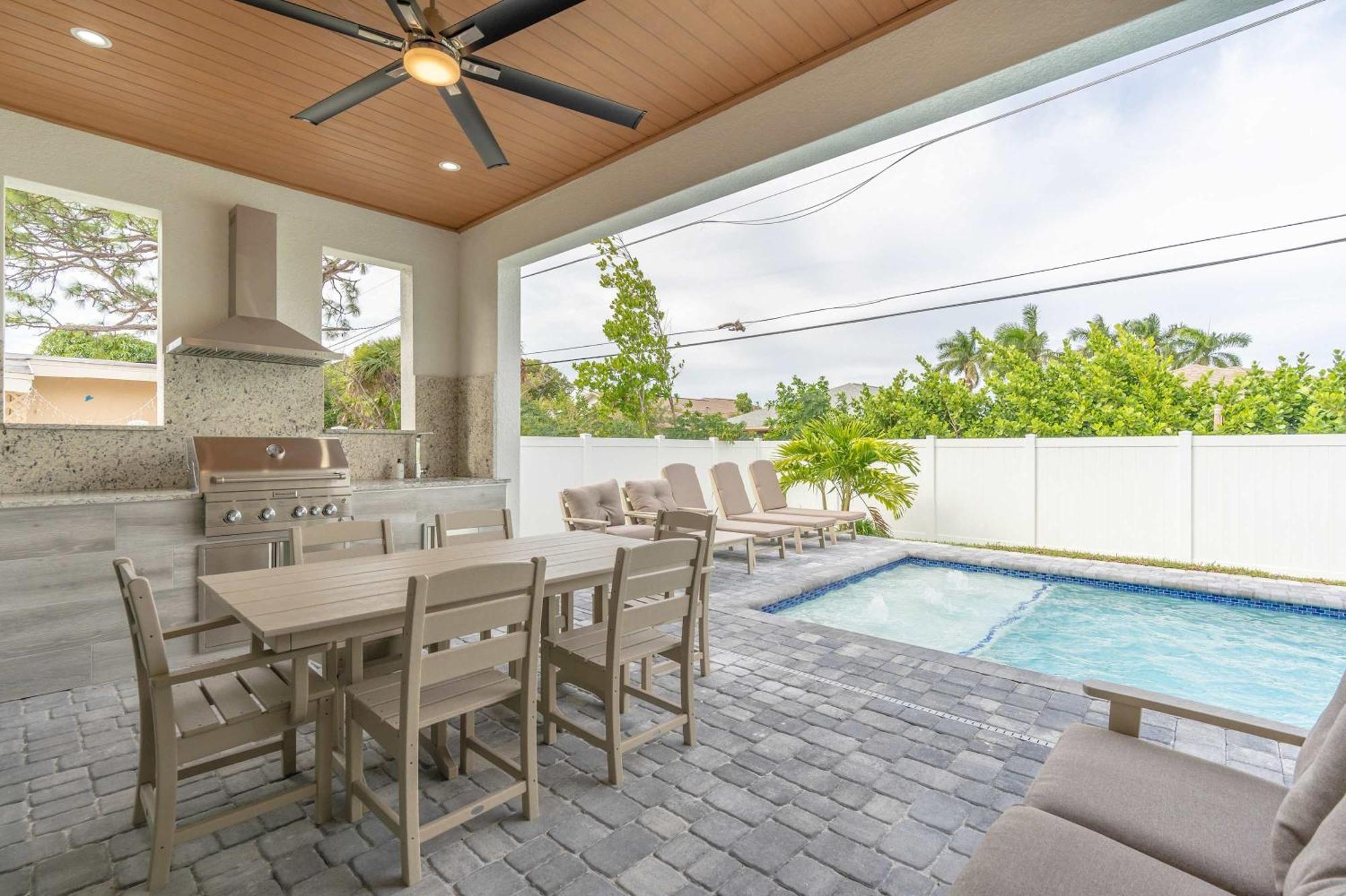 Holiday home Sparkling New Vanderbilt Luxury Escape *