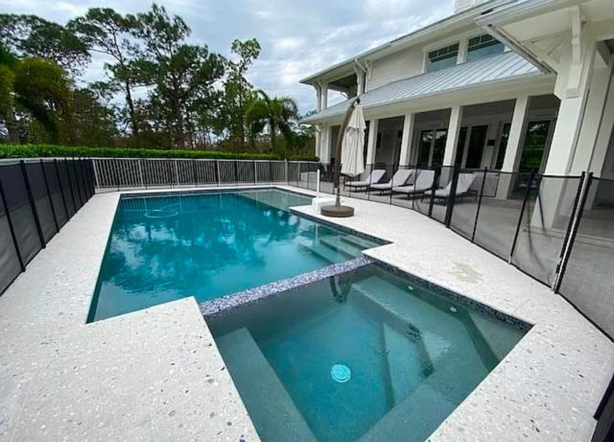 Golden Gate Estates Mansion W Pool In Luxury Villa Naples