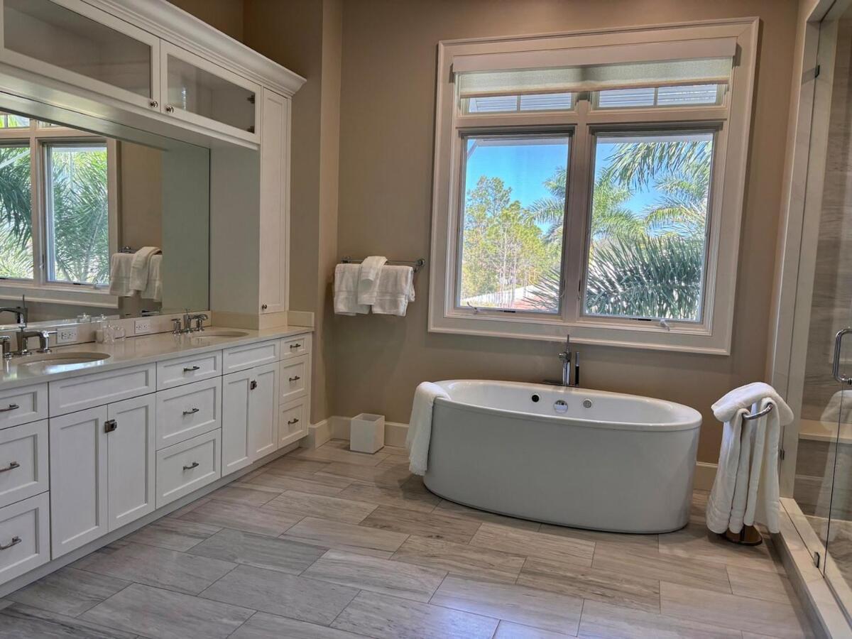 Golden Gate Estates Mansion W Pool In Luxury Naples