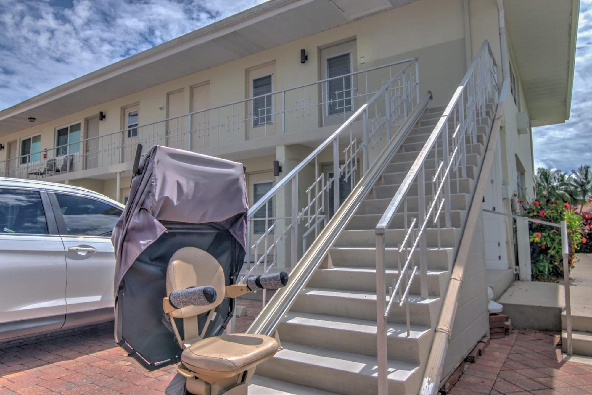 Walk To Lowdermilk From Amazing & Cute With Back Bay Views *