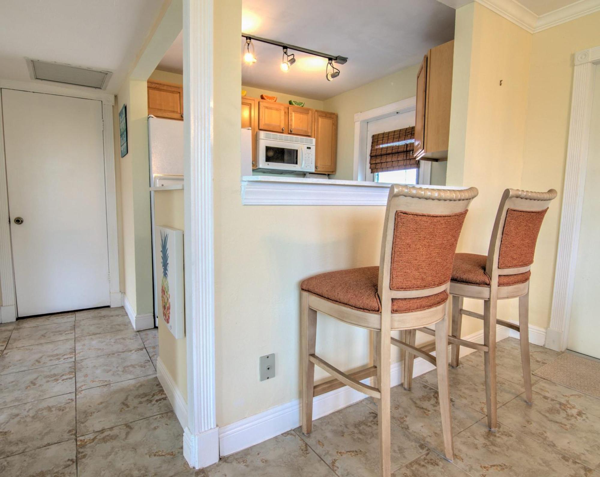 Holiday home Walk To Lowdermilk From Amazing & Cute With Back Bay Views
