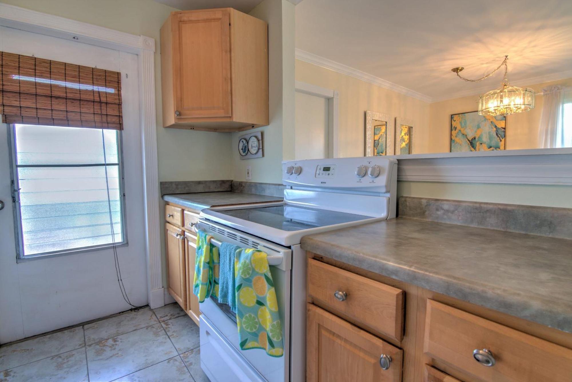 Holiday home Walk To Lowdermilk From Amazing & Cute With Back Bay Views Naples